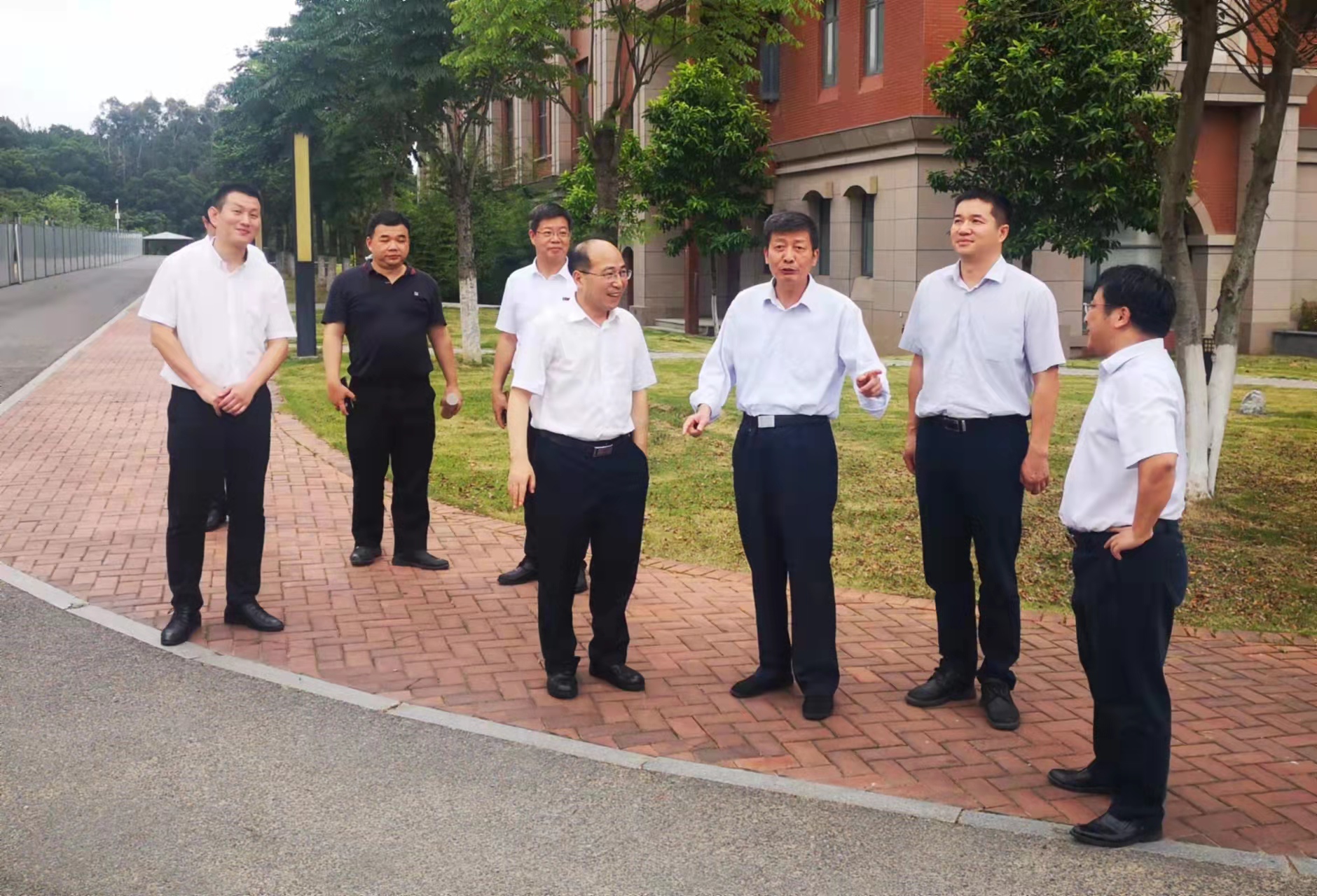 在泉港校区调研.jpg