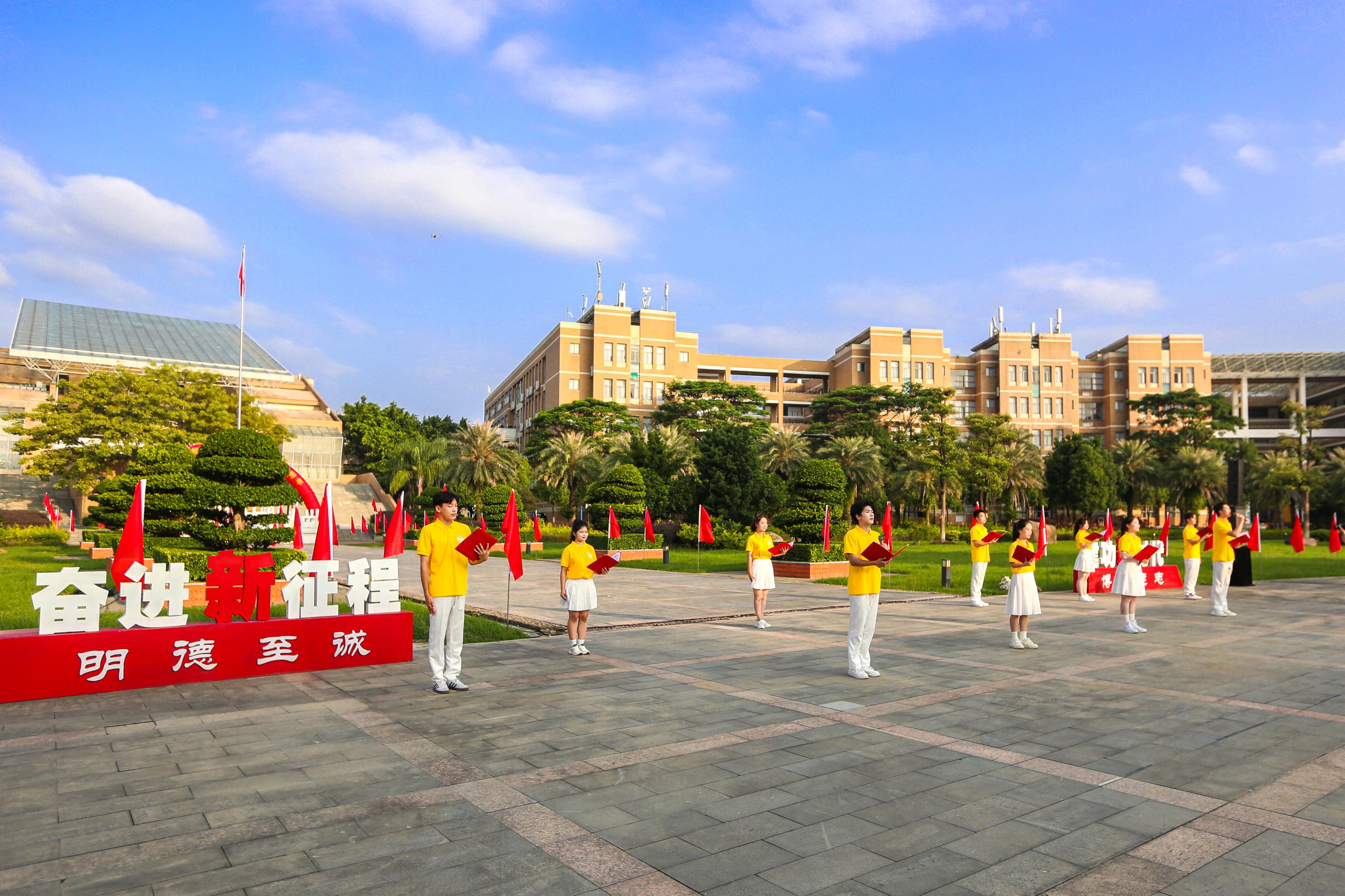 旗山校区朗诵.jpg