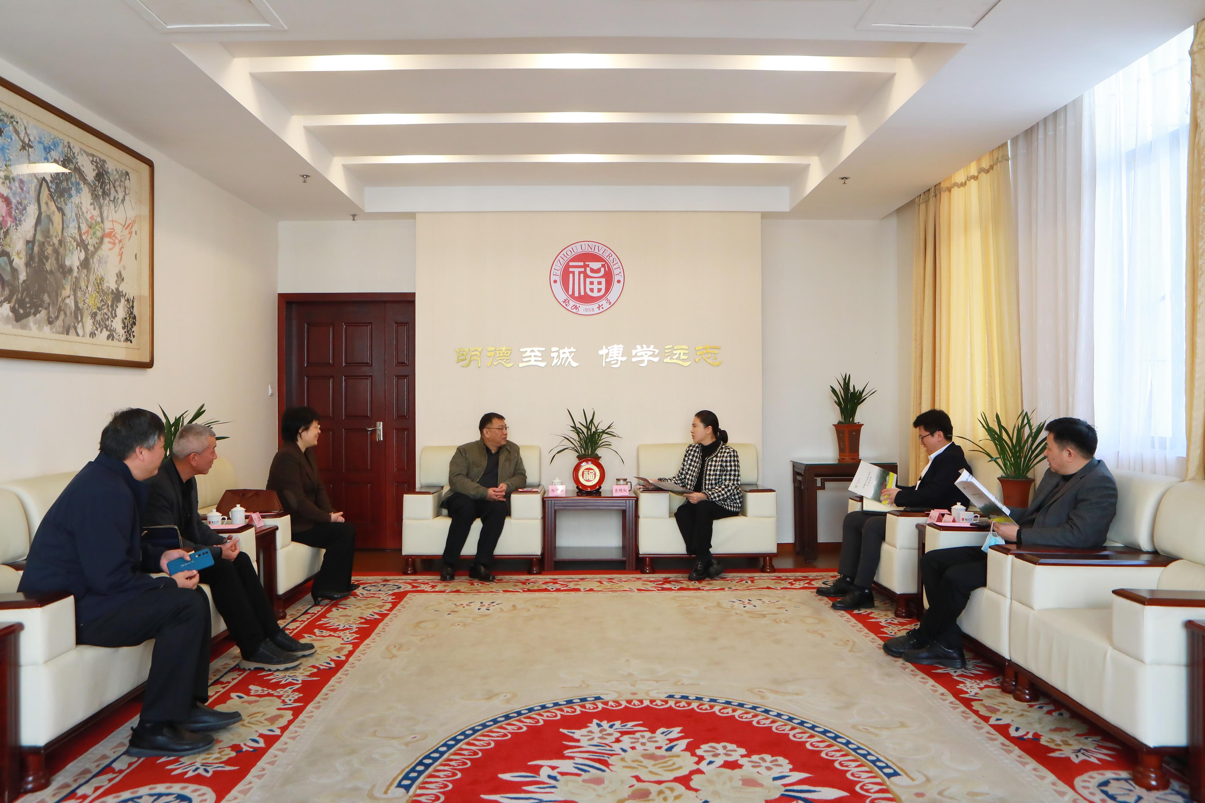 20240305座谈会现场.jpg
