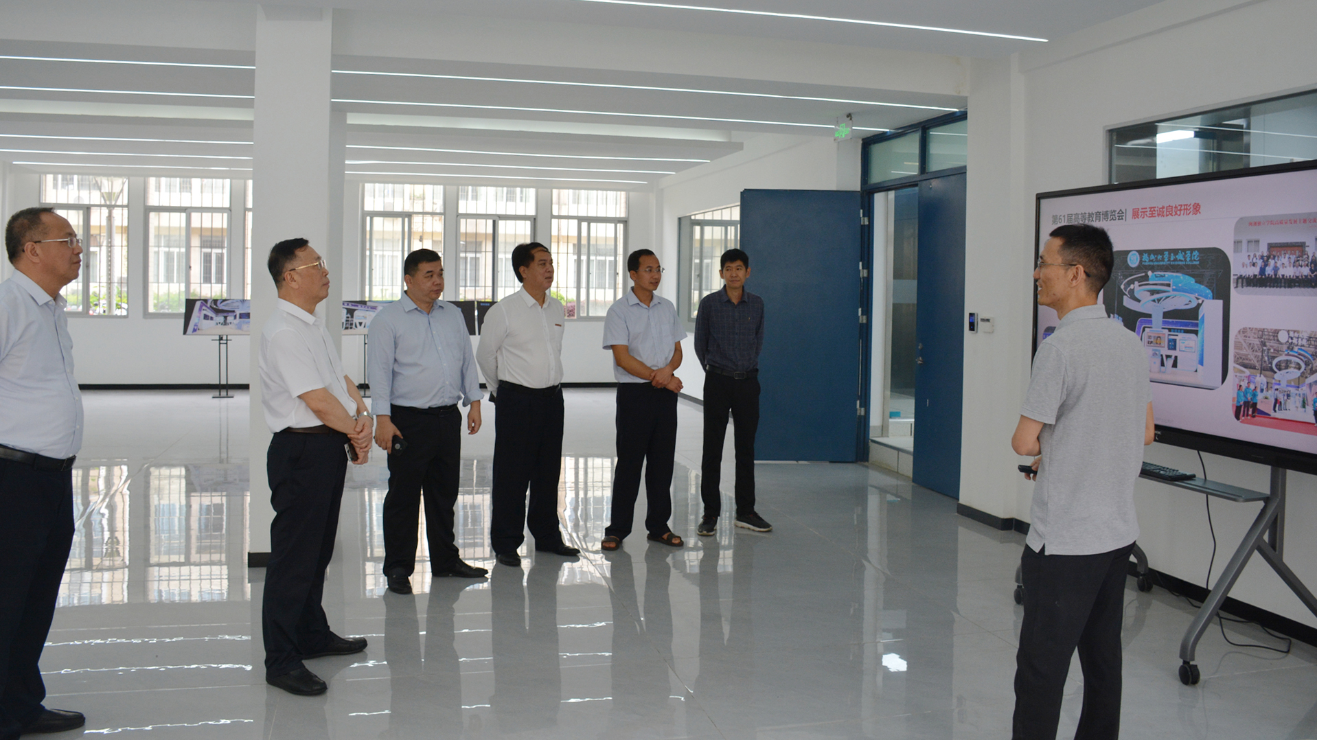 20240522陈国龙书记调研至诚学院 (3).jpg