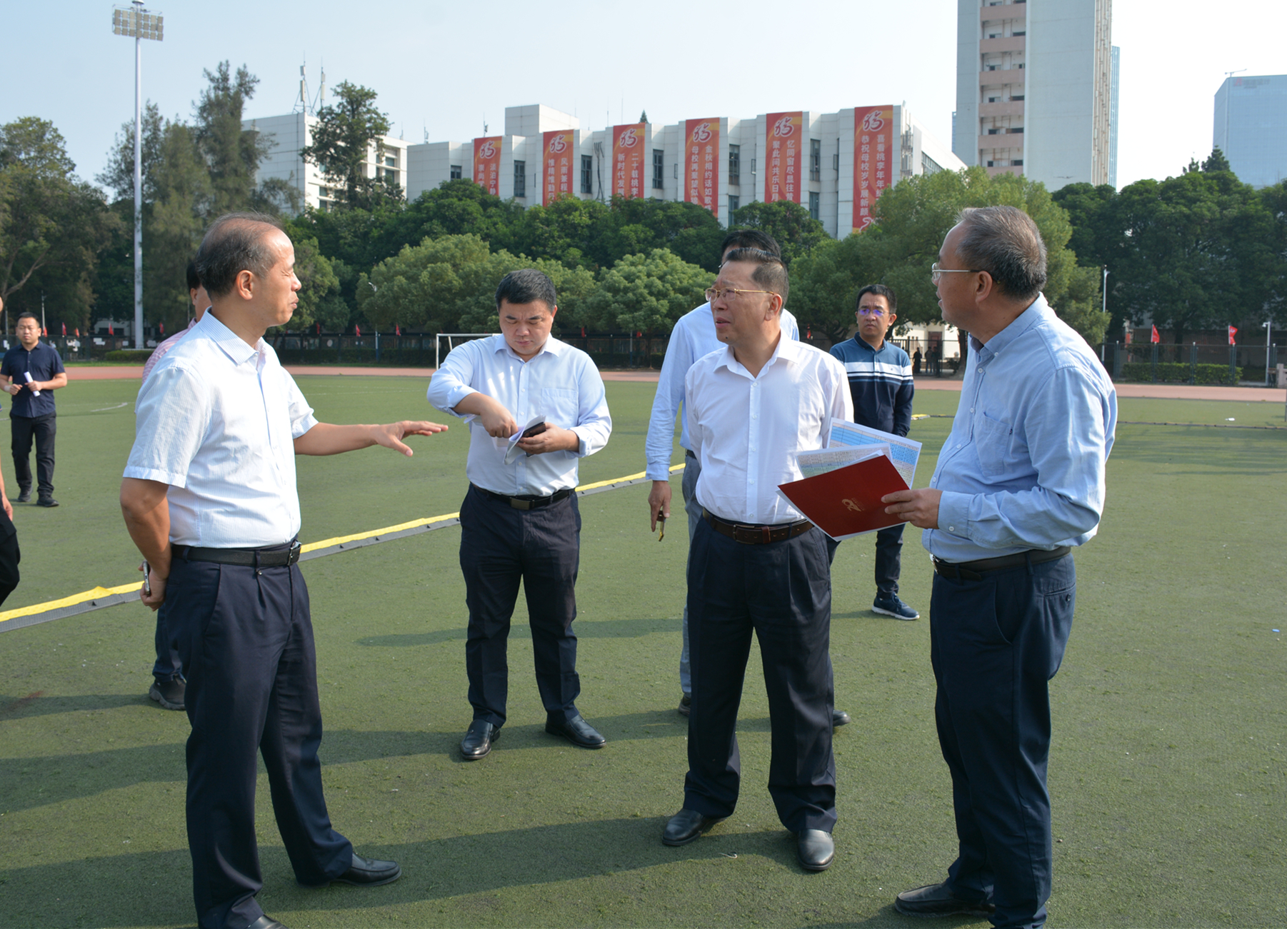 校党委陈国龙书记到至诚学院调研指导校庆筹备工作-至诚学院.jpg