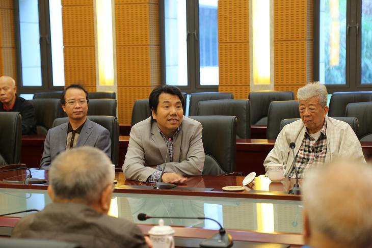 陈永正书记与代表们座谈