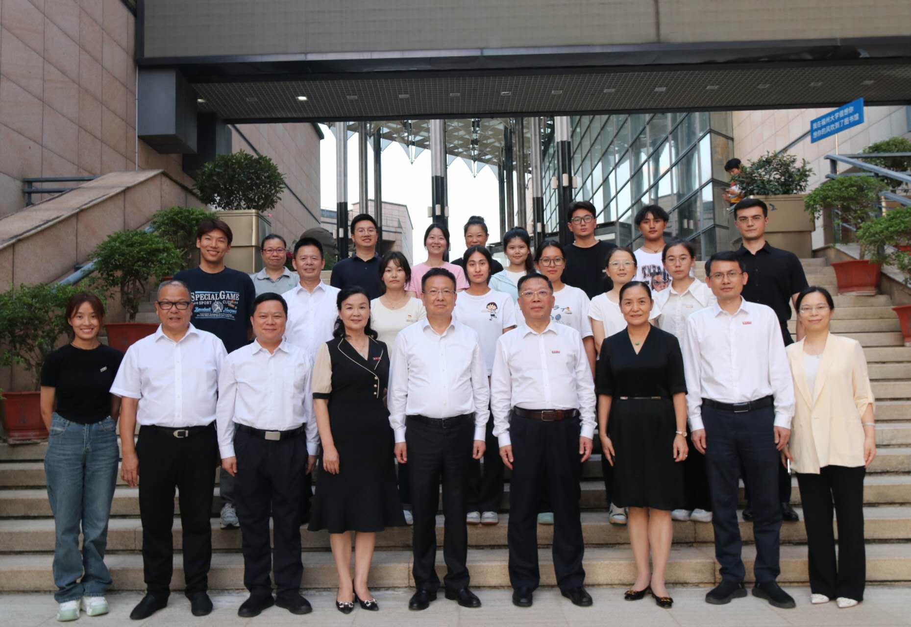 20230911 全国政协委员、国家民委原副部长级专职委员孙学玉一行莅临刘敏榕工作室调研2.jpg