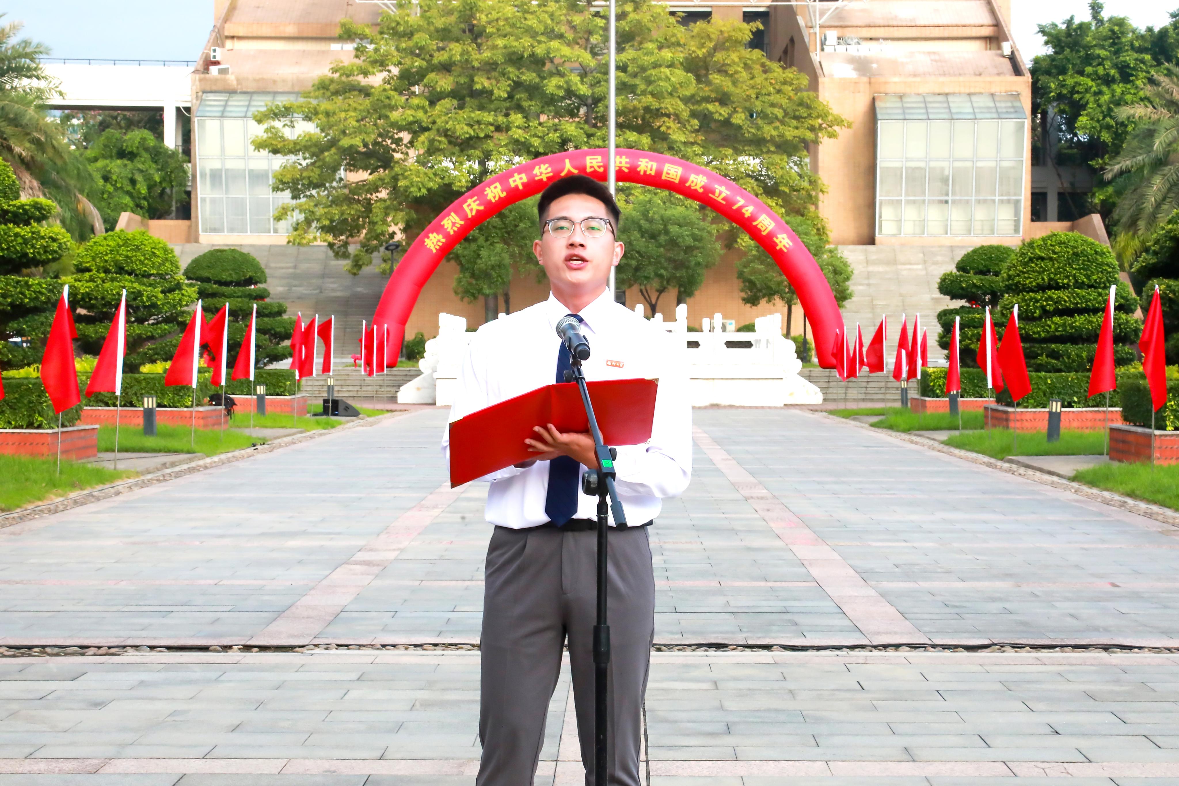 旗山校区学生代表发言.jpg
